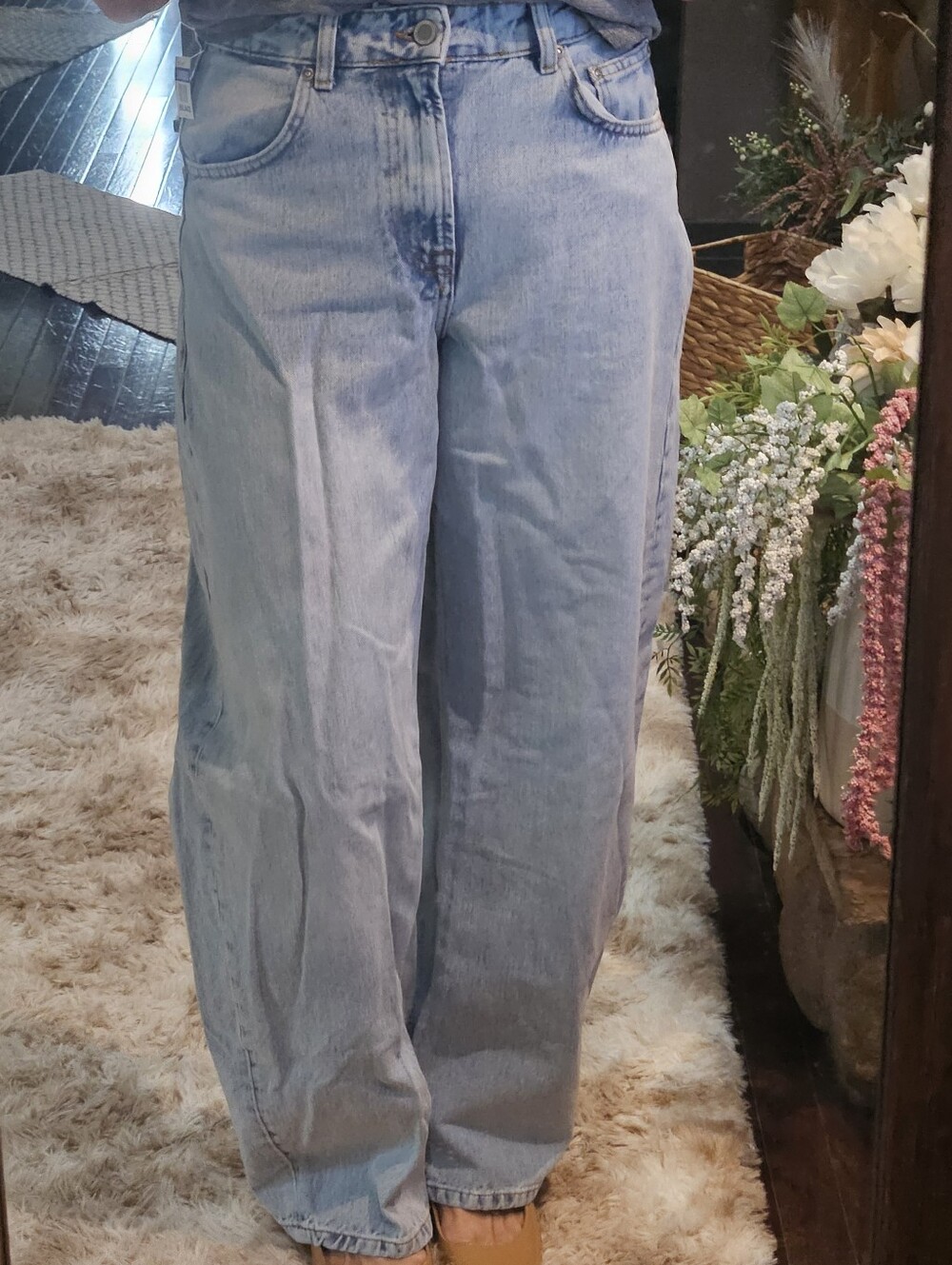 Zara Light Wash Wide Leg Jeans -Size 4 Women's